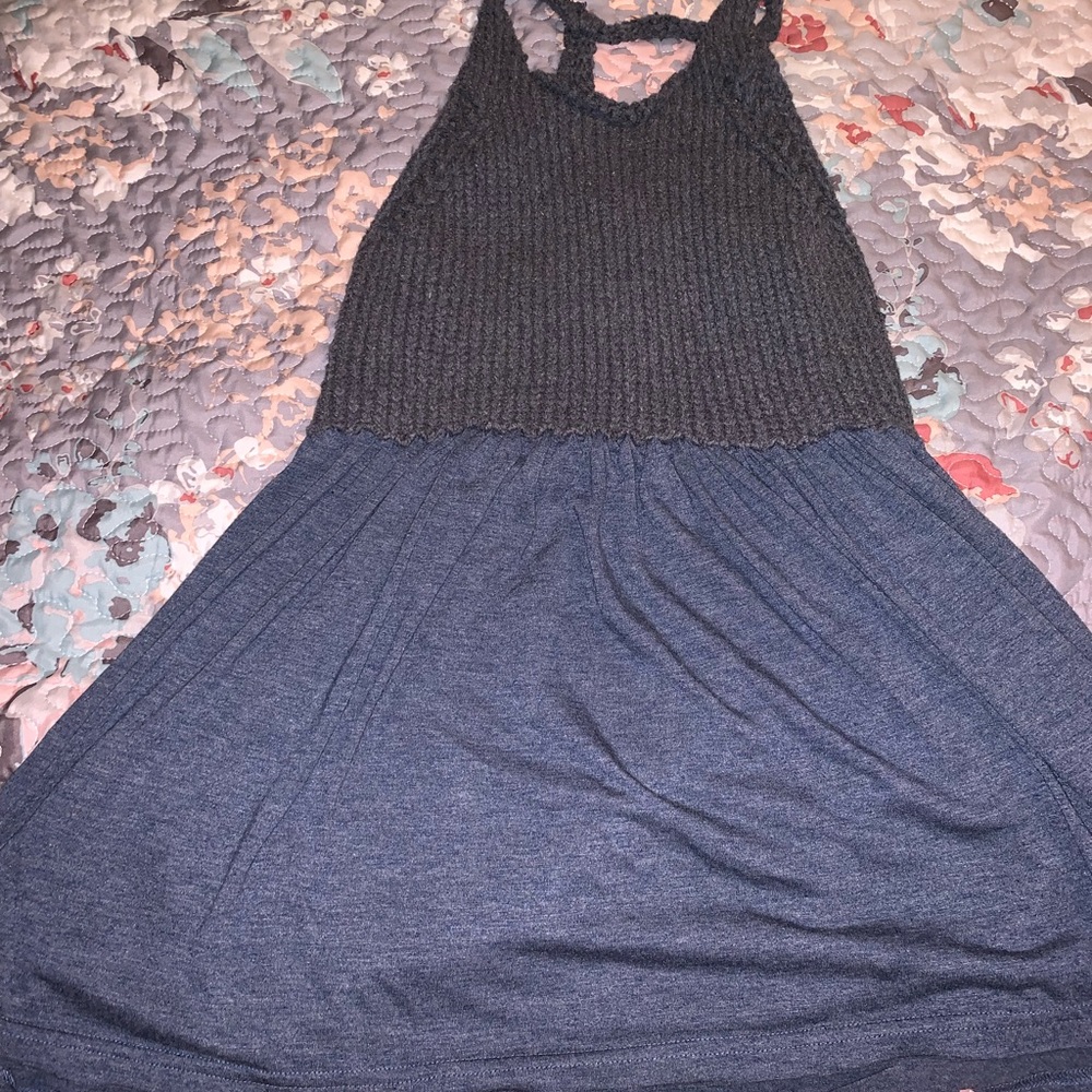 Sleeveless boutique top navy